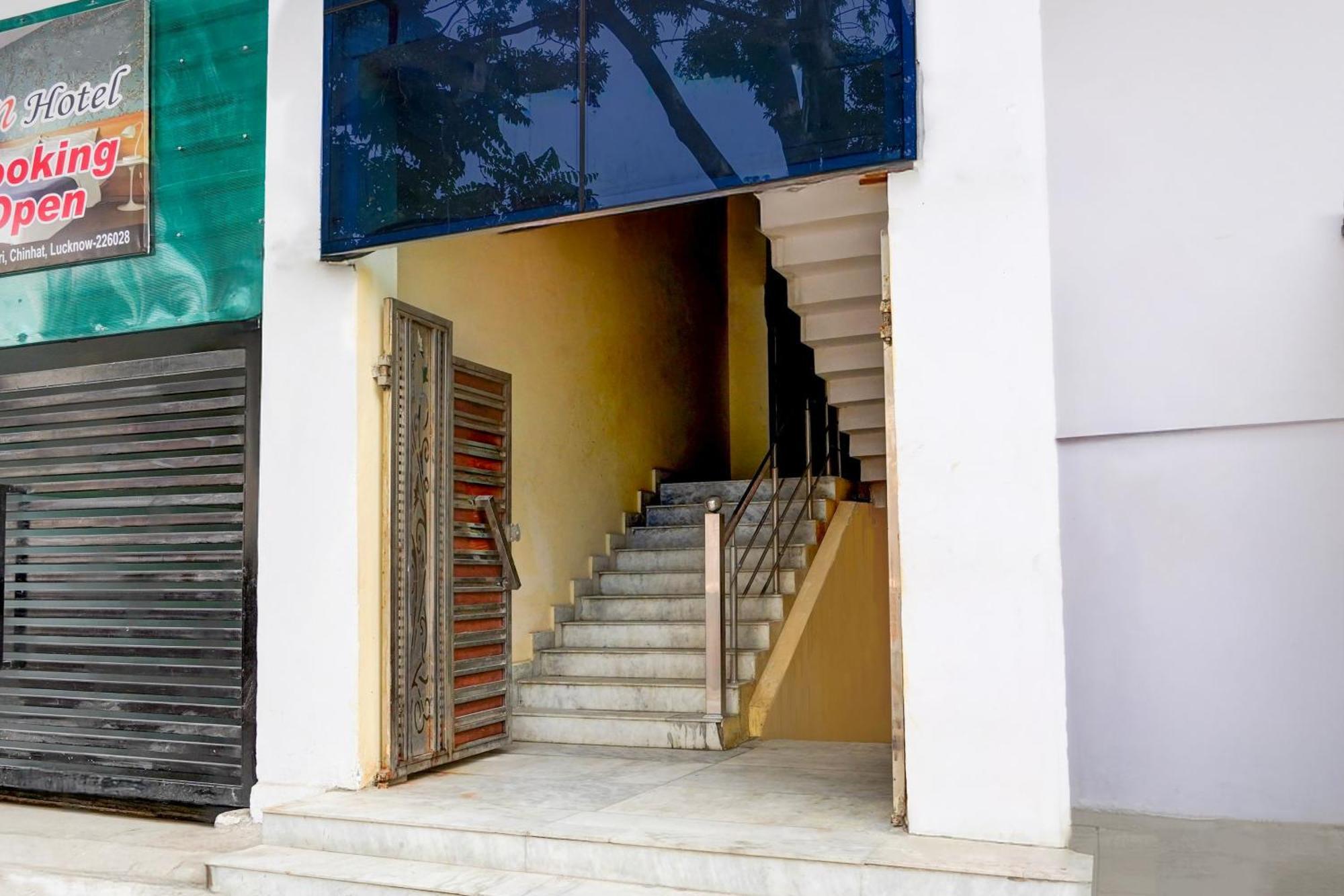 Super Collection O Govind Vihar Matiyari Formerly Saffron Chinhat Bagian luar foto
